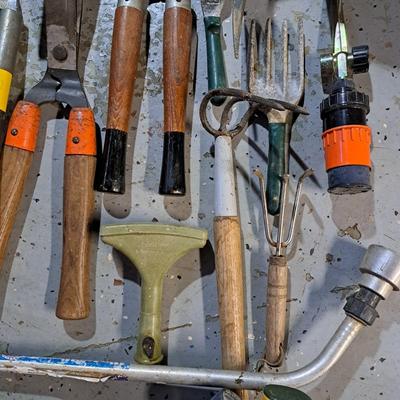 Gardener's 25-Tool Lot Delight! (B1-SD)