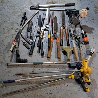 Gardener's 25-Tool Lot Delight! (B1-SD)