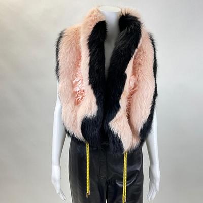 351 FENDI Black and Pink Stole Wrap