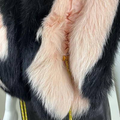 351 FENDI Black and Pink Stole Wrap