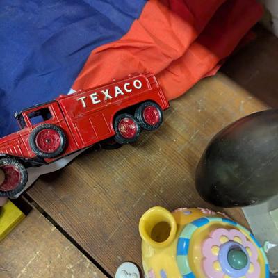 Vintage Texaco Diecast Bank Newport Green Glass