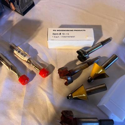 Router Table Jigs & Woodworking Bits Plus More (B2-RG)