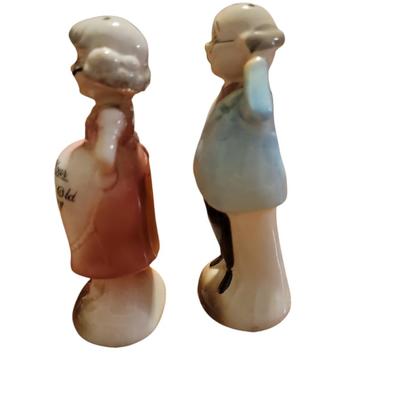 Vtg Expecting elderly couple salt and pepper shakers