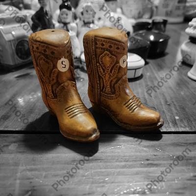 Cowboy boot salt and pepper shakers