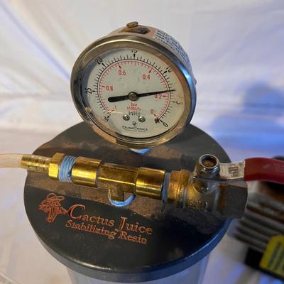 Cactus Juice Vacuum Chamber & Rotary Pump (B2-RG)