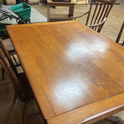 Vintage Cushman Colonial Creations Solid Maple Sawbuck Table w/ Trestle & Chairs
