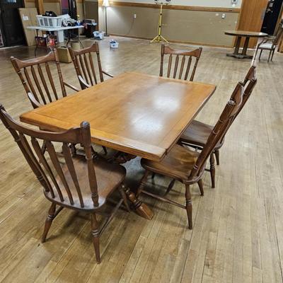 Vintage Cushman Colonial Creations Solid Maple Sawbuck Table w/ Trestle & Chairs