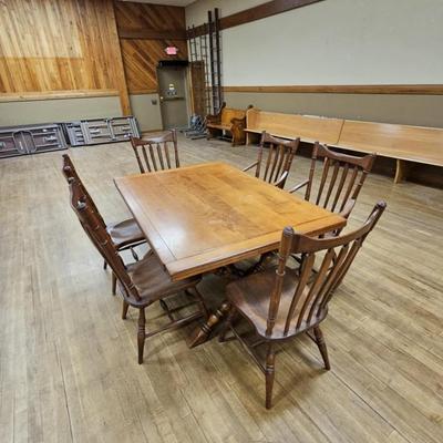 Vintage Cushman Colonial Creations Solid Maple Sawbuck Table w/ Trestle & Chairs