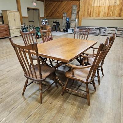 Vintage Cushman Colonial Creations Solid Maple Sawbuck Table w/ Trestle & Chairs