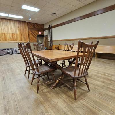 Vintage Cushman Colonial Creations Solid Maple Sawbuck Table w/ Trestle & Chairs