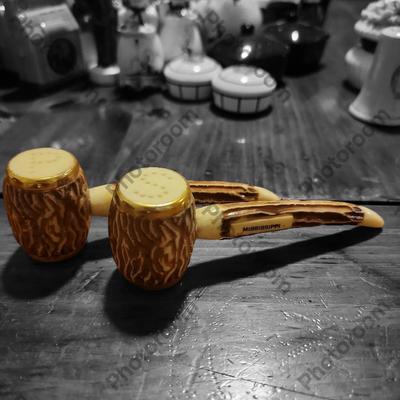 Vtg plastic pipe salt and pepper shakers