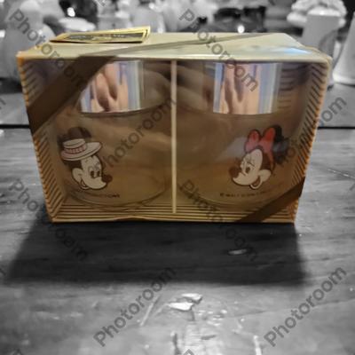 NIB Vtg glass mickey and minnie mouse salt and pepper shakers