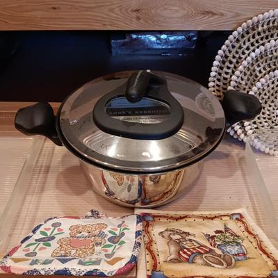 NEW COOK'S ESSENTIALS SLOW COOKER, GLASS BAKING DISHES AND HOT PLATES