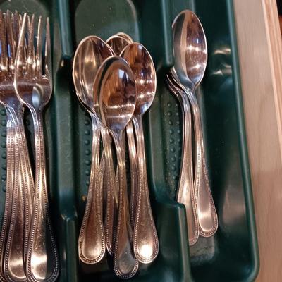 TOWLE STAINLESS STEEL FLATWARE