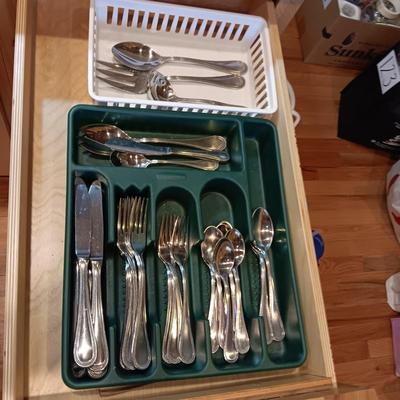 TOWLE STAINLESS STEEL FLATWARE