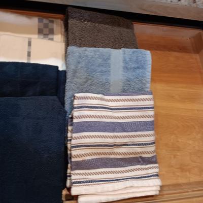 DISH TOWELS AND HOTPADS