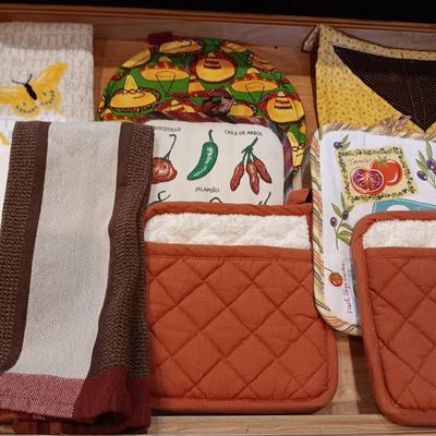 HOTPADS AND DISH TOWELS