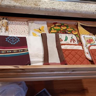 HOTPADS AND DISH TOWELS