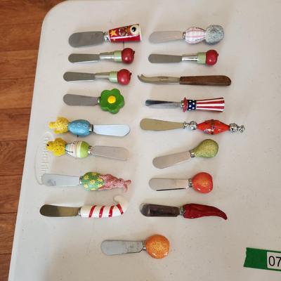 Large collection of Condiment Spreaders Cheese Jelly Butter Knife Knives