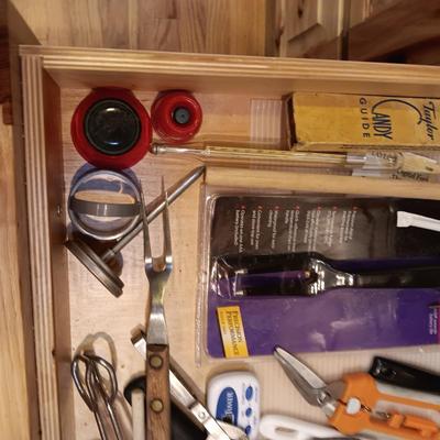 NEW PRO DIGITAL THERMOMETER AND KITCHEN UTENSILS