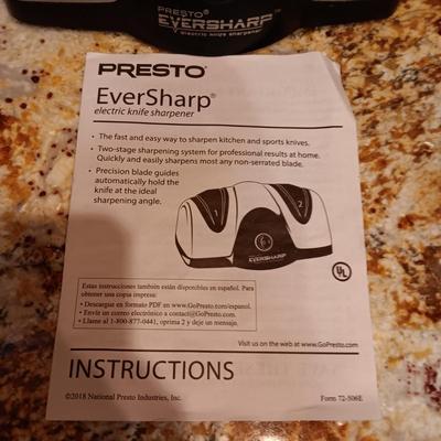 PRESTO ELECTRIC KNIFE SHARPENER WITH A VARIETY OF CUTLERY