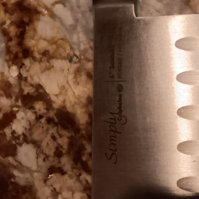 PRESTO ELECTRIC KNIFE SHARPENER WITH A VARIETY OF CUTLERY