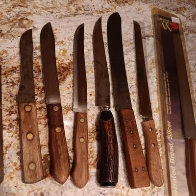 VARIETY OF WOODEN HANDLED KNIVES