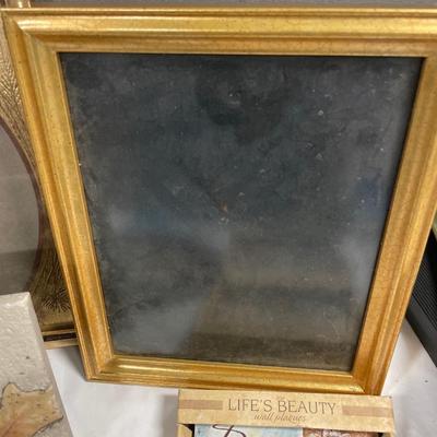 Gold picture frames & decor