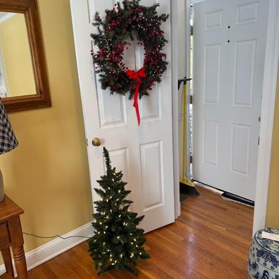 447 Artificial Christmas Wreath and Tree