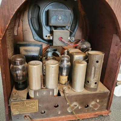 Vintage Philco Tombstone Radio Tabletop Superheterodyne Type 60 Powers up