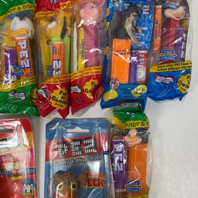 PEZ DISPENSER Lot - Disney, Characters - Tigger, Winnie the Pooh, Donald Duck,, Mickey Mouwe, etc