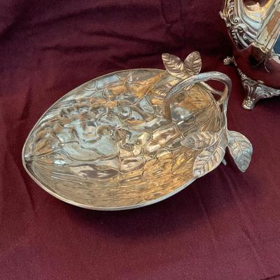 LR5-Oneida Teapot plus extra