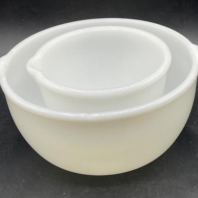 Vintage Sunbeam Stand Mixer White Milk glass Mixing Bowls large and small