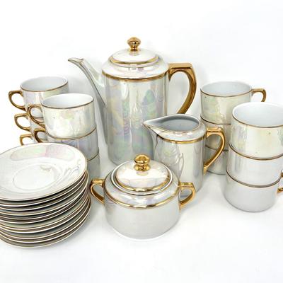 Ame des Pavillons Baudour Tea Set