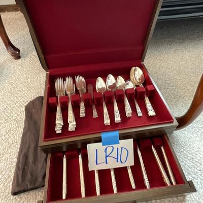 LR10-Coronation by community silverplate flatware