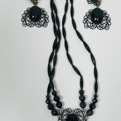 Vintage Jewelry Set - Necklace and Earrings - Black Oval stones/beads