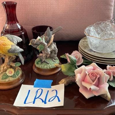LR12-miscellaneous figurines and decor