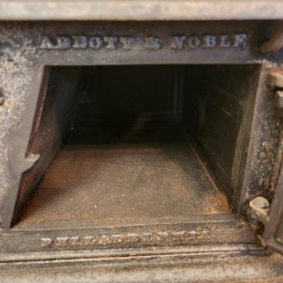Little Willie Abbott & Noble Philadelphia Cast Iron Toy Stove missing 1 leg