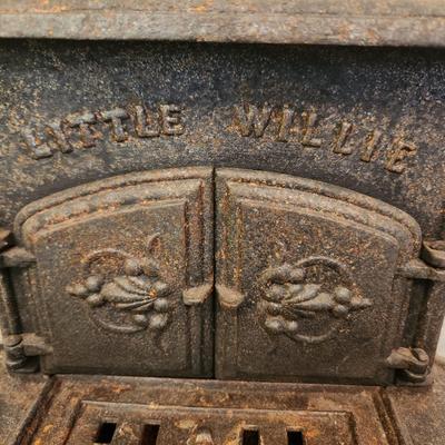 Little Willie Abbott & Noble Philadelphia Cast Iron Toy Stove missing 1 leg