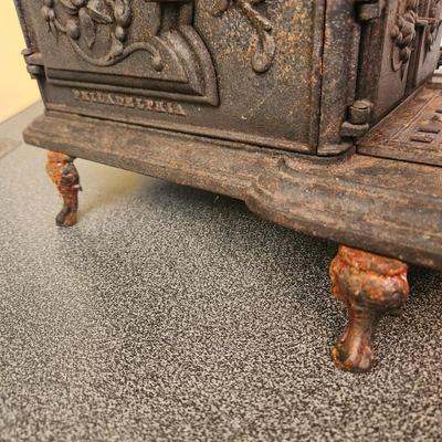 Little Willie Abbott & Noble Philadelphia Cast Iron Toy Stove missing 1 leg