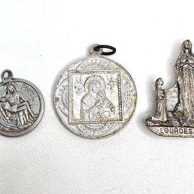 Lot of Small Religious Items and Pendants