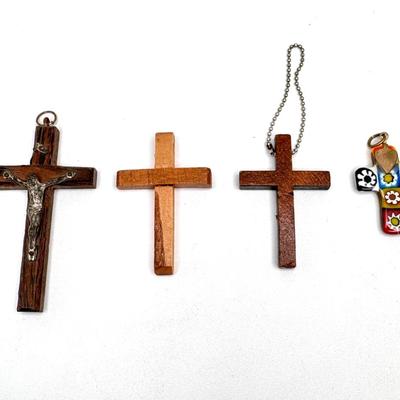 Lot of Small Religious Items and Pendants