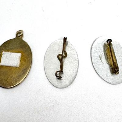 Lot of Small Religious Items and Pendants