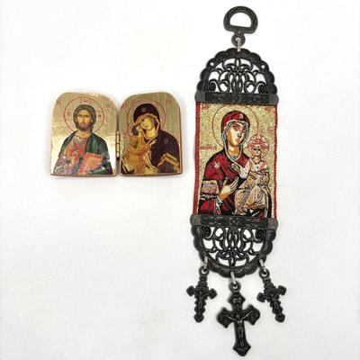 Lot of Small Religious Items and Pendants