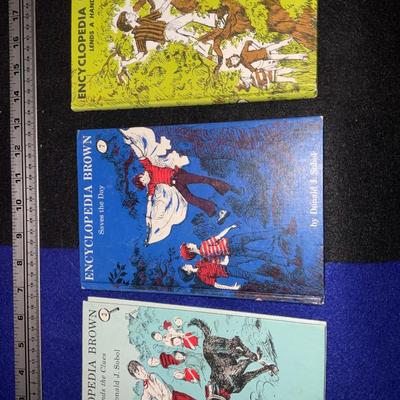 10 Encyclopedia Brown Books