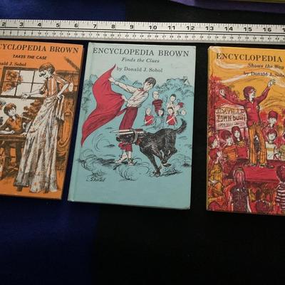 10 Encyclopedia Brown Books