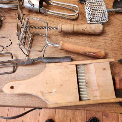 Large Lot Antique & Vintage Kitchen Utensils