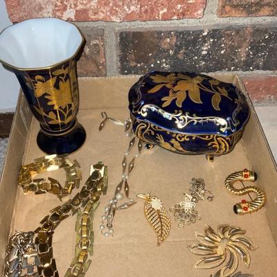 LR24-Costume Jewelry plus Vintage Echt Cobalt Vase