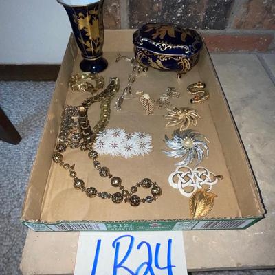 LR24-Costume Jewelry plus Vintage Echt Cobalt Vase