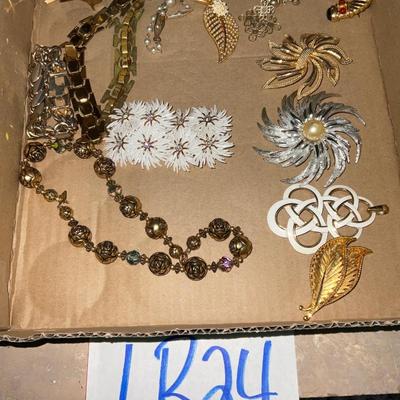 LR24-Costume Jewelry plus Vintage Echt Cobalt Vase